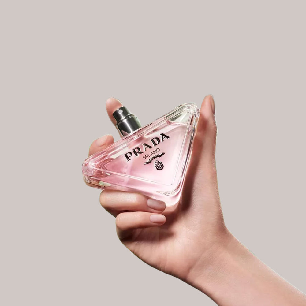 
                      
                        Prada Paradoxe Virtual Flower
                      
                    